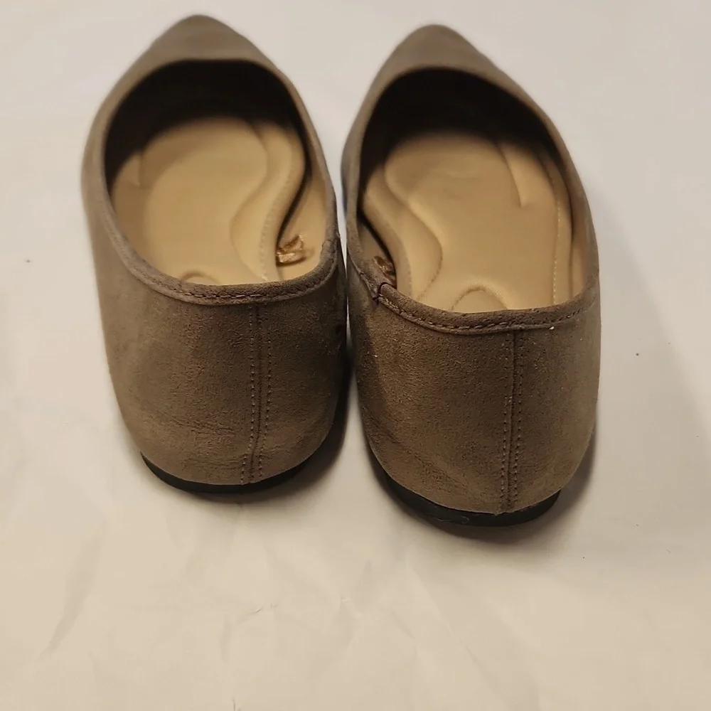 Time and Tru Shoes Womens Size 8 flats light brown Pointe Toe